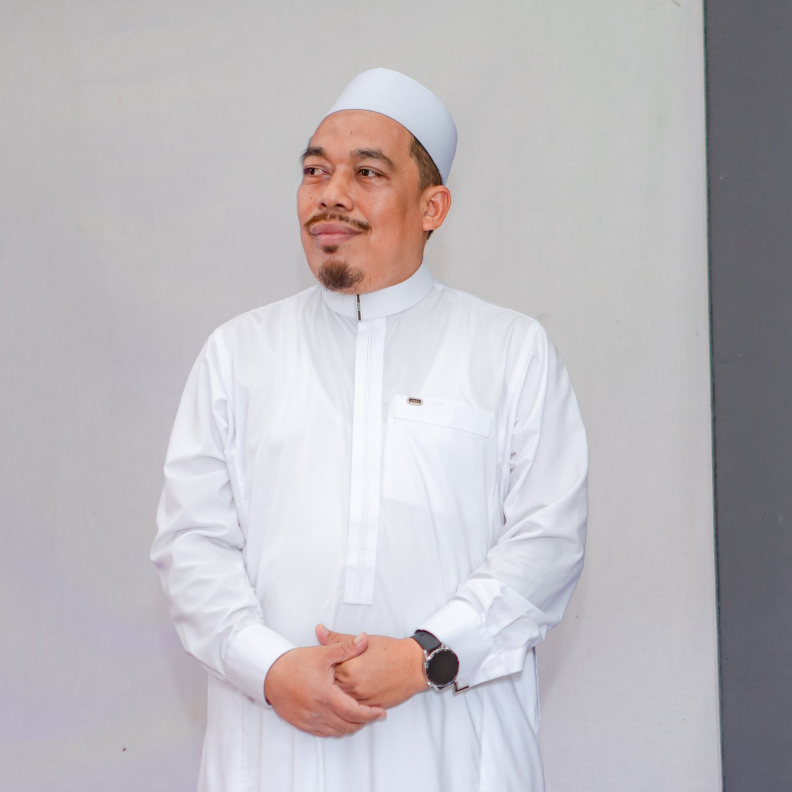 Pimpinan Pondok Pesantren Daarul Hikmah Luwuk
